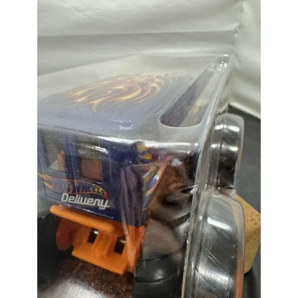 Hot Wheels Monster Trucks 1:24 Dairy Delivery Blue Flame Die-Cast Truck FYJ83